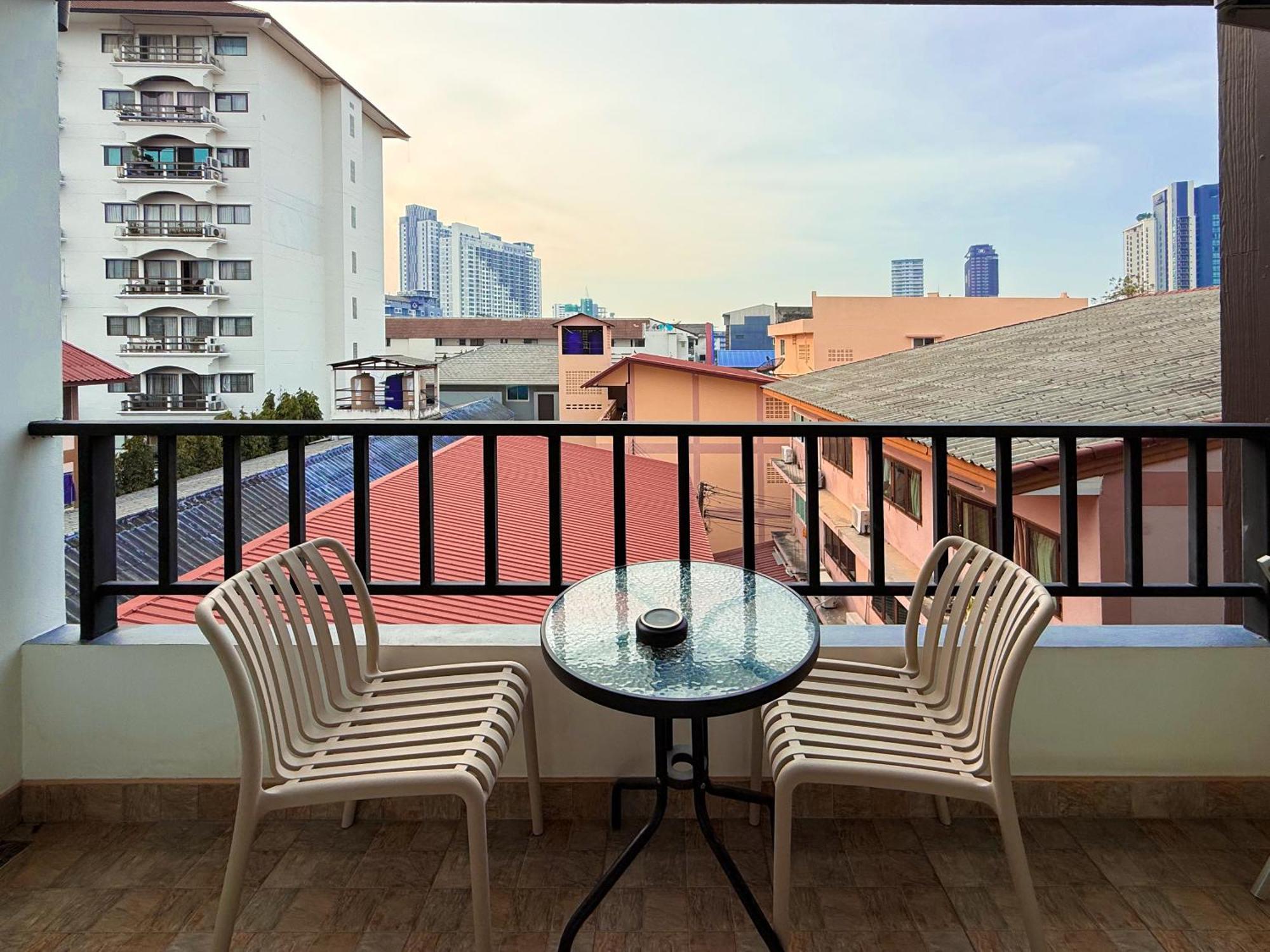Nalanta Hotel Pattaya Eksteriør bilde